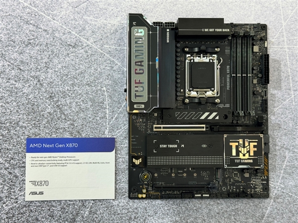 华硕主板新品亮相COMPUTEX 2024 新世纪AI竞装(图3)