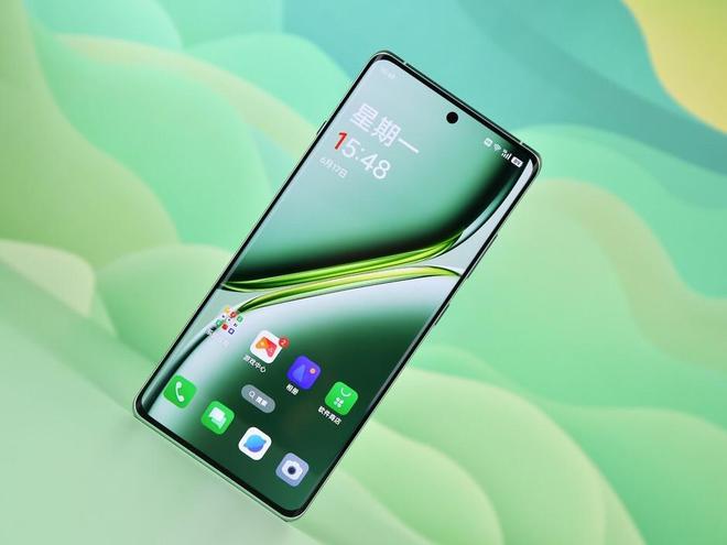 24GB+1TB新机发布骁龙8Gen3+8T旗舰屏仅售3199元起(图1) 24GB+1TB新机发布骁龙8Gen3+8T旗舰屏仅售3199元起(图1)