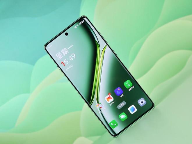 24GB+1TB新机发布骁龙8Gen3+8T旗舰屏仅售3199元起(图2) 24GB+1TB新机发布骁龙8Gen3+8T旗舰屏仅售3199元起(图2)