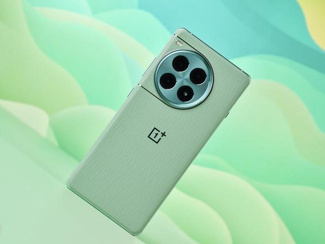 24GB+1TB新机发布骁龙8Gen3+8T旗舰屏仅售3199元起(图3) 24GB+1TB新机发布骁龙8Gen3+8T旗舰屏仅售3199元起(图3)